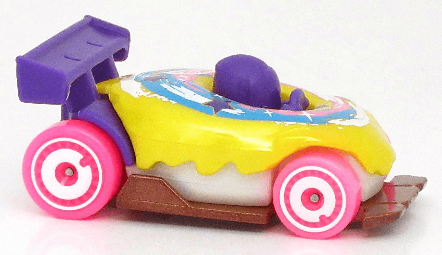 Hot Wheels 2022 - Collector # 082/250 - Fast Foodie 4/5 - Donut Drifter - Yellow - USA