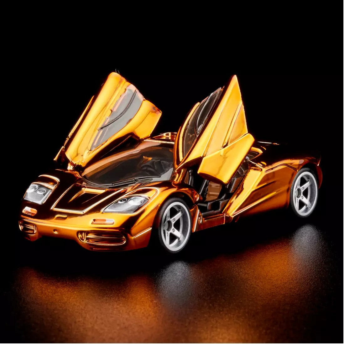 Hot Wheels 2024 - Mattel Creations / HWC - McLaren F1 - Spectraflame Dark Orange - Metal/Metal & Real Riders - Acrylic Display Box