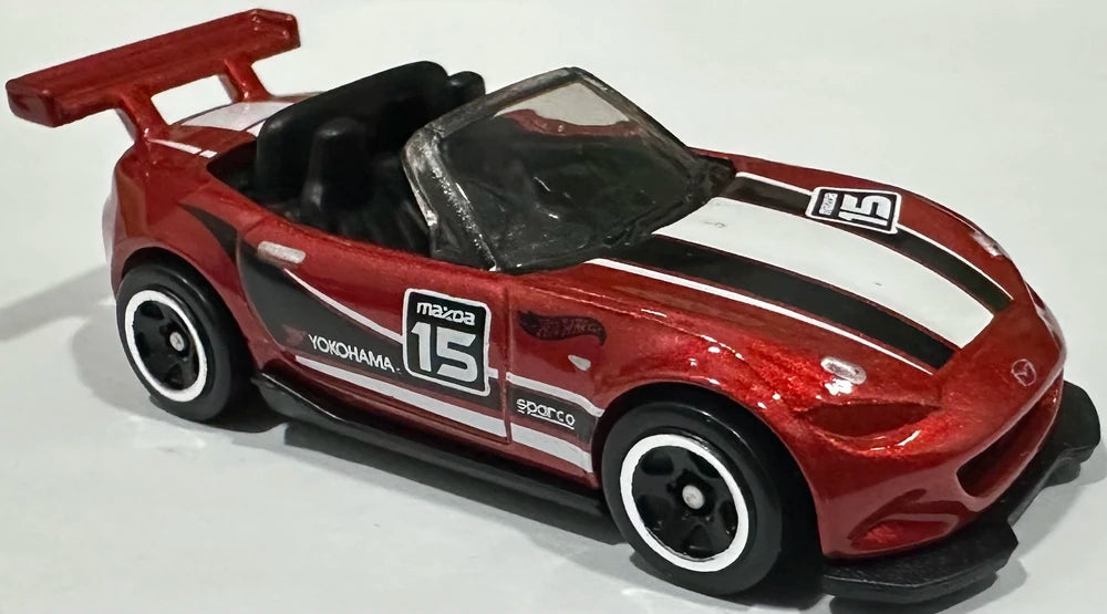 Hot Wheels 2025 - Collector # 080/250 - Compact Kings 2/10 - '16 Mazda MX-5 Miata - Red / #15 - USA Card