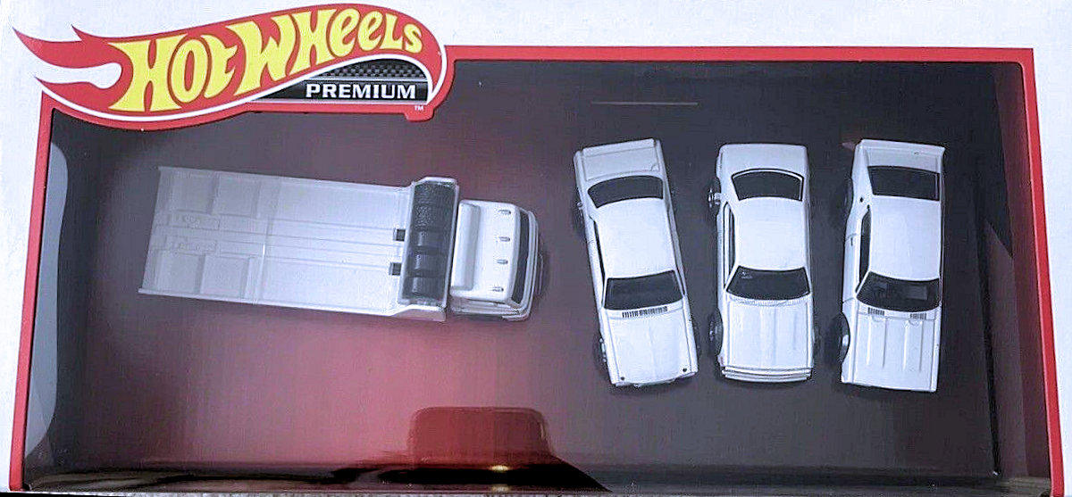 Hot Wheels 2023 - Premium / Nissan Diorama / LBWK HAKO 4 Car Box Set - Fleet Street, Nissan Skyline 2000GT-R LBWK, Nissan Skyline C210 & Nissan Skyline HT 2000GT-X - All vehicles are White Enamel - Metal/Metal & Real Riders - Display Box