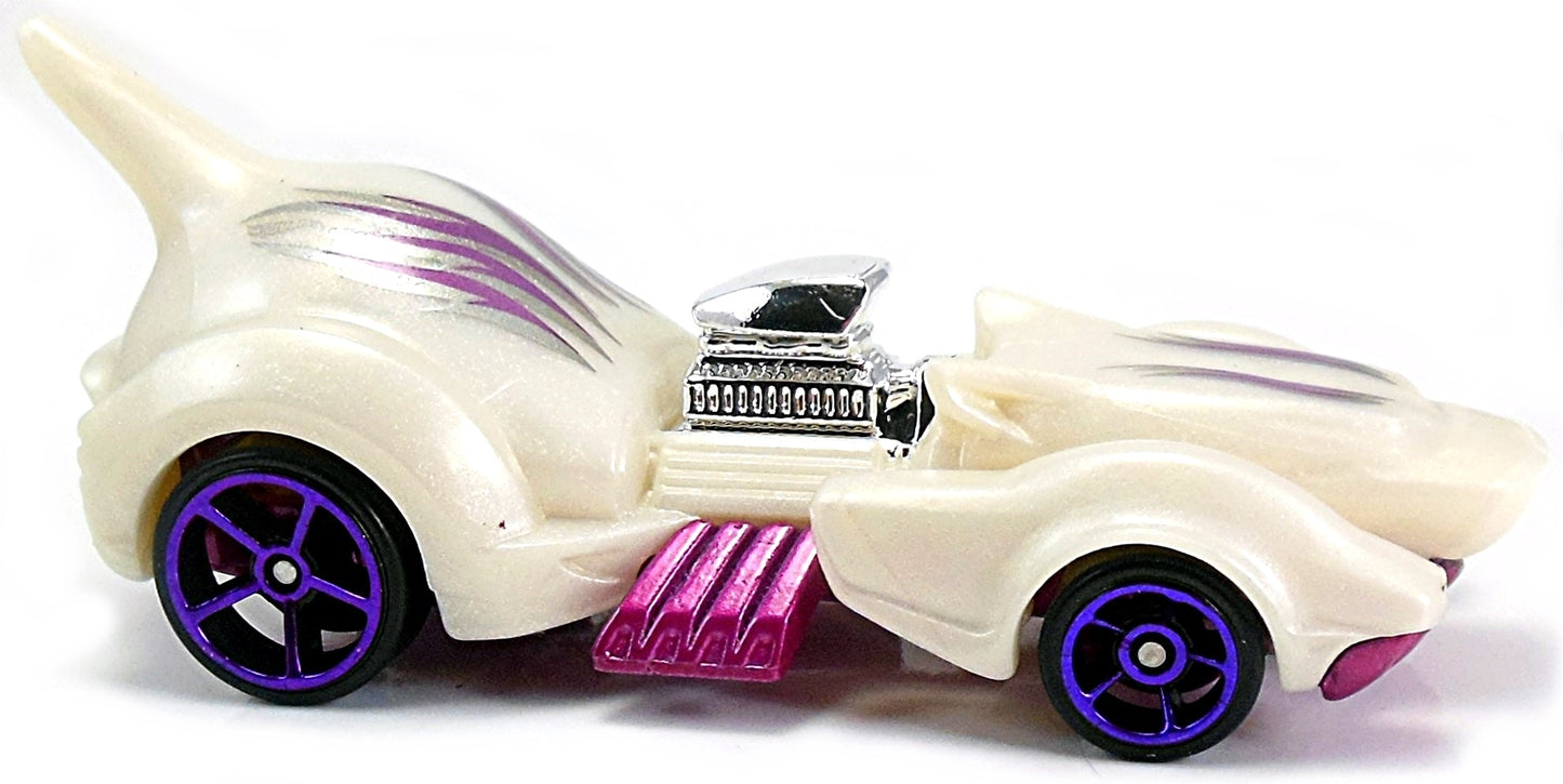 Hot Wheels 2017 - Collector # 123/365 - Street Beasts 5/10 - Purrfect Speed - White - International Card