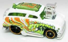 Hot Wheels 2021 - Collector # 066/250 - HW Art Cars 5/10 - Surf 'N Turf - White / "E" - International Card