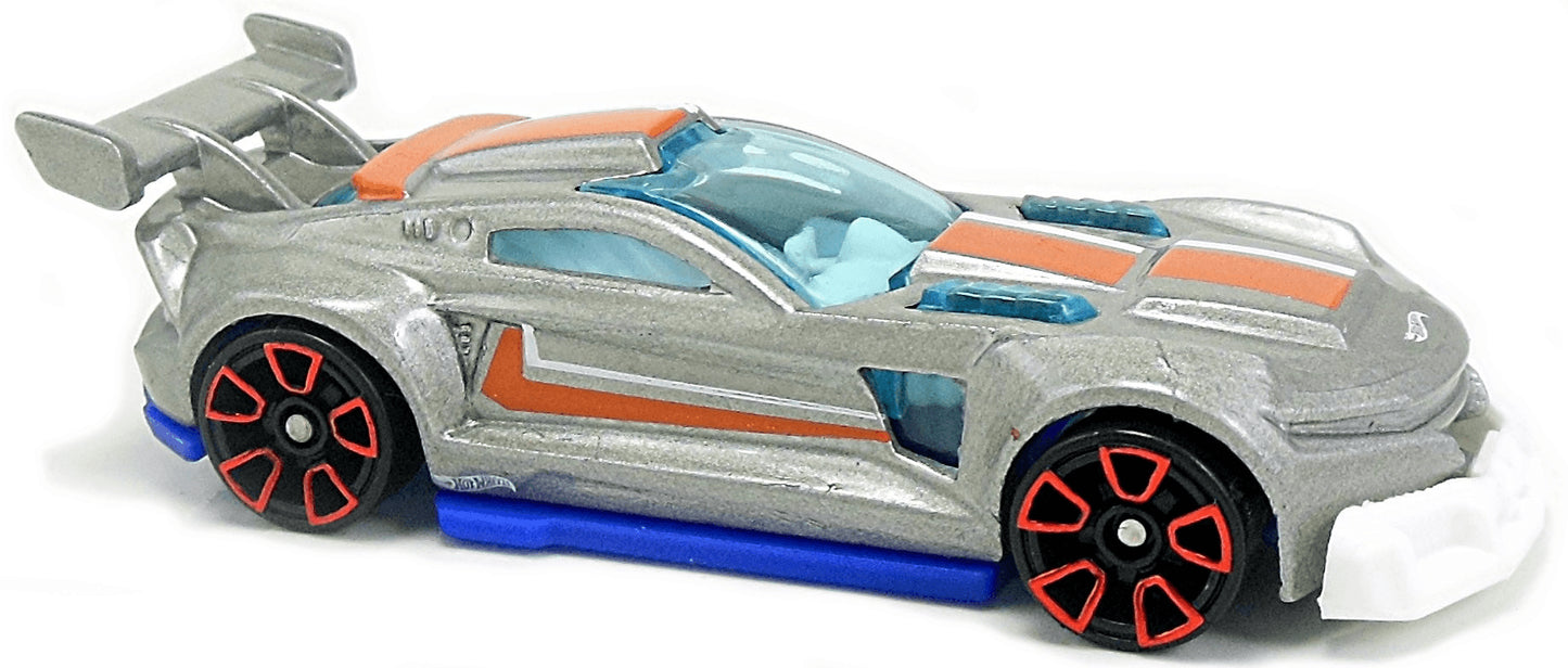 Hot Wheels 2018 - Collector # 155/365 - Muscle Mania 10/10 - New Models - Track Ripper - Silver - TRAP5 Wheels - USA 50th Card