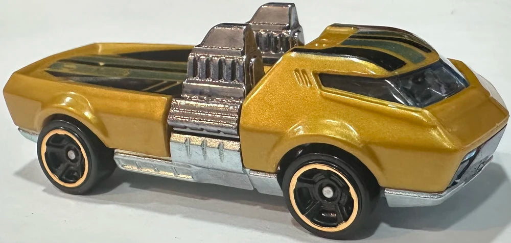 Hot Wheels 2025 - Collector # 228/250 - HW Track Champs 3/5 - New Models - Twin Dorado - Gold Metalflake - USA Card