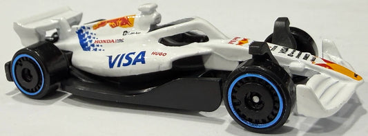 Hot Wheels 2026 - Collector # 068/250 - Formula 1 2/5 - Visa Cash App Racing Bulls Formula One Team - White - AeroDisc Wheels - USA '2026' Card