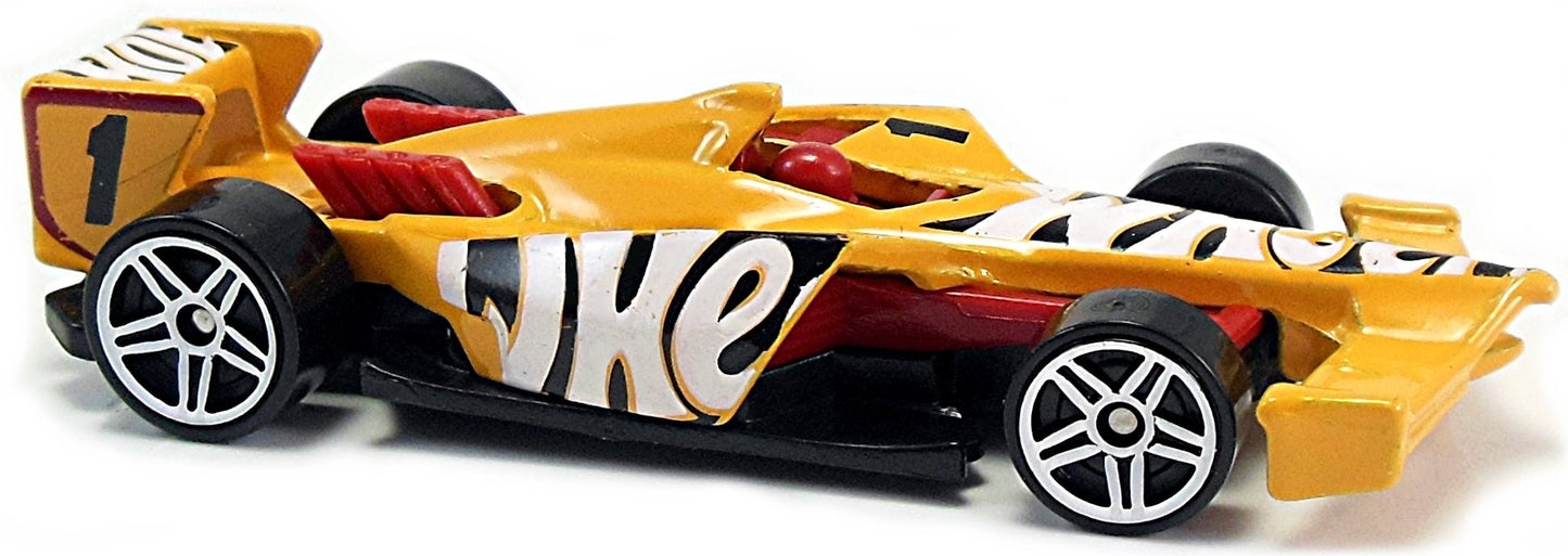 Hot Wheels 2017 - Collector # 148/365 - Legends of Speed 9/10 - Winning Formula - Butterscotch Yellow / #1 - International Card