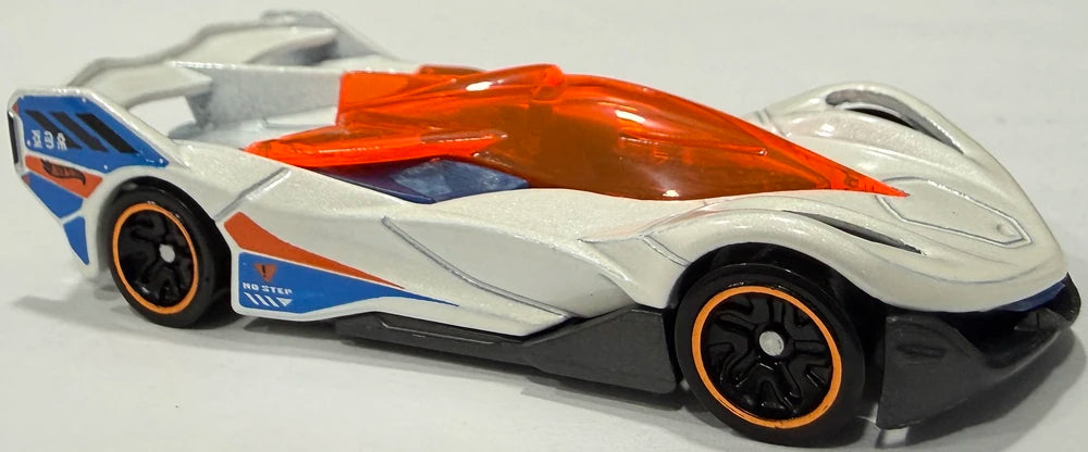 Hot Wheels 2026 - Collector # 075/250 - Exoticars 6/10 - New Models - X-cceleron - White - USA '2026' Card