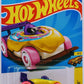 Hot Wheels 2022 - Collector # 082/250 - Fast Foodie 4/5 - Donut Drifter - Yellow - USA