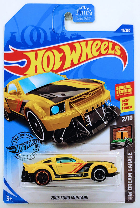 Hot Wheels 2020 - Collector # 019/250 - HW Dream Garage 2/10 - 2005 Ford Mustang - Yellow - USA Card