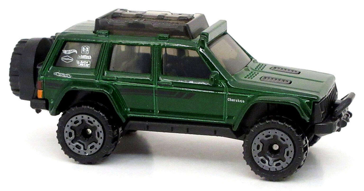 Hot Wheels 2022 - Collector # 150/250 - Baja Blazers 10/10 - New Models - '95 Jeep Cherokee - Green - USA Card